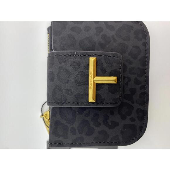 Tahari Tarryn Black Leopard Print Card Case
